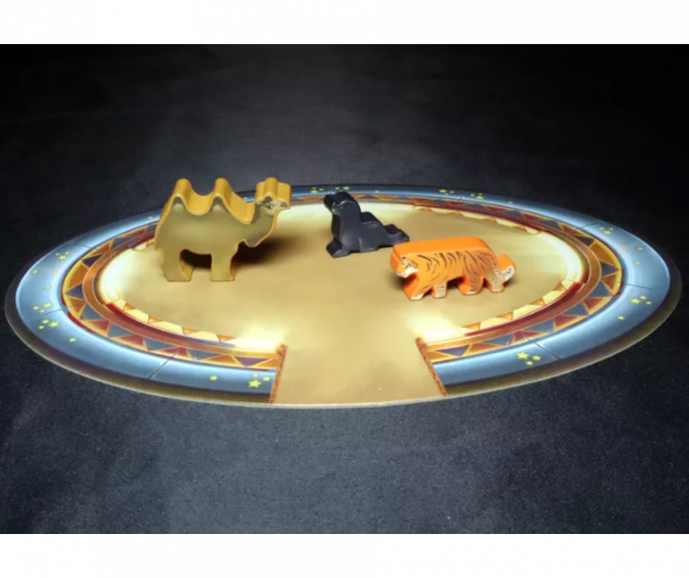 Meeple Circus Espectáculo Aéreo y de Animales Salvajes